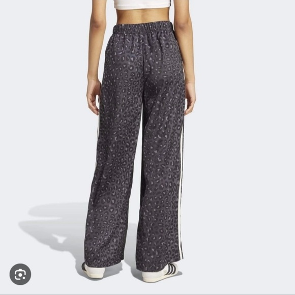 Adidas wide leg satin leopard pants - Picture 3 of 6